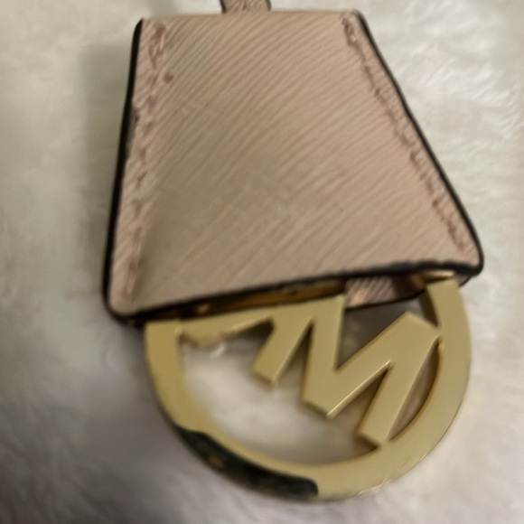 Michael Kors, small handbag, keychain, zipper pocket inside - Picture 4 of 12